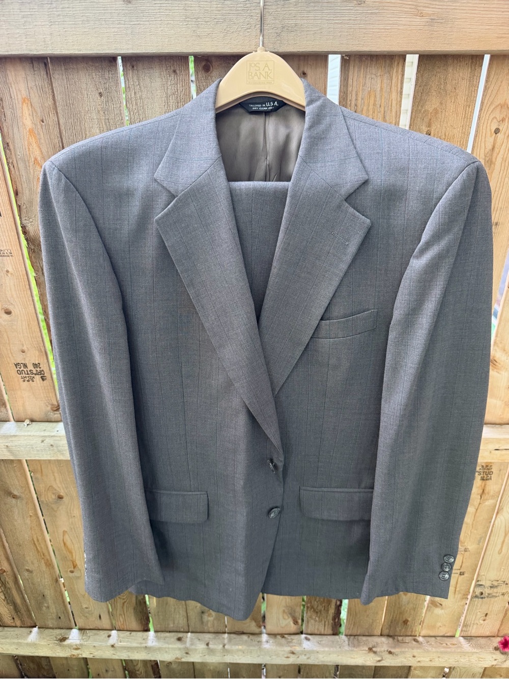 Taylor Solid Gray Men's Two-Button Suit Jacket